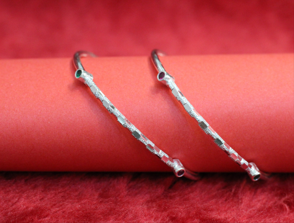 Silver bengles