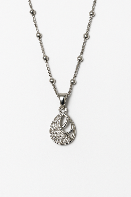 Silver chain with pendant