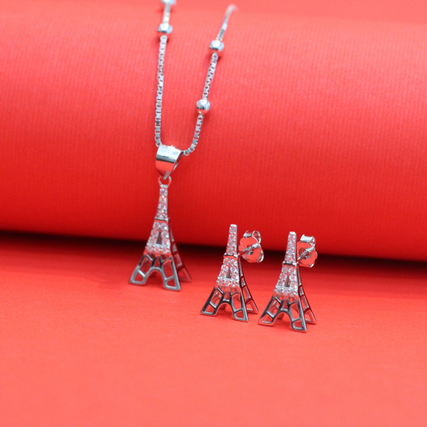 Silver Chain with pendant and earrings