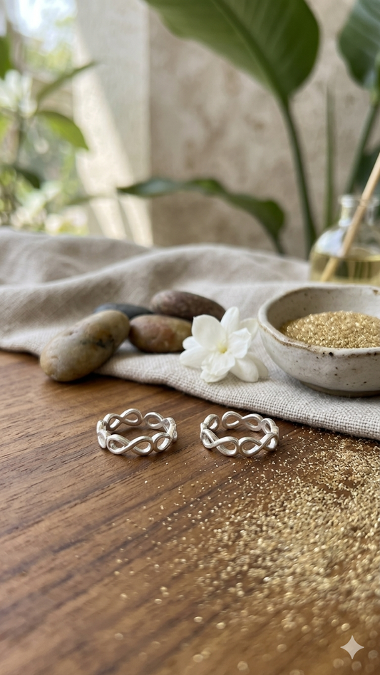 Aavika infinity Silver Toe Rings (Pair)
