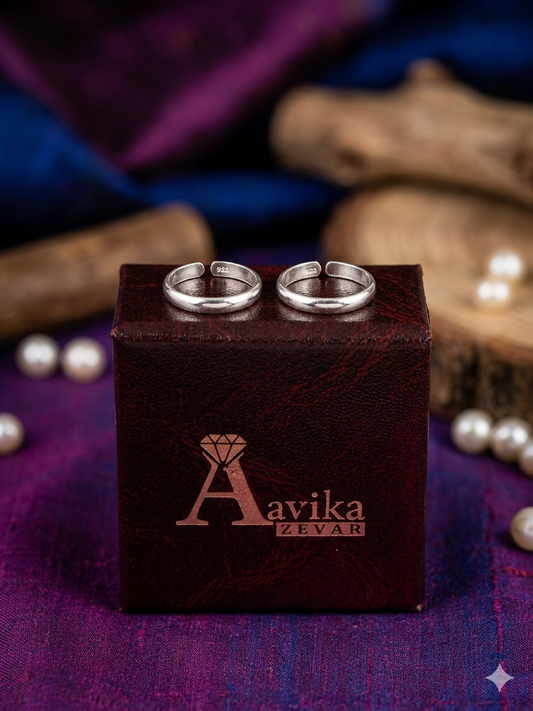 Aavika Sterling Silver plane Toe Rings (Pair)