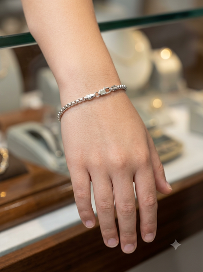 Silver Round Box Chain Bracelet for Men & Women – High-Polished Unisex Sleek Wrist Chain