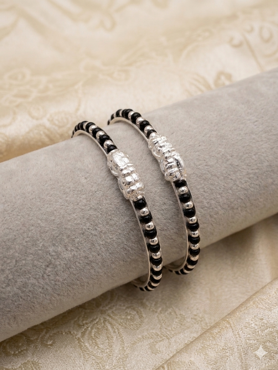 Born baby Silver bangle pair in blackbeeds