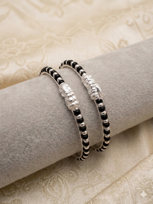 Born baby Silver bangle pair in blackbeeds