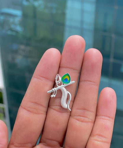 Krishna bansuri Pendant for Men & Women | Lord krishna bansuri Locket | Spiritual Religious Jewellery for Daily Wear & Gift
