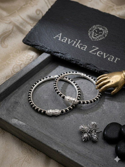 Born baby Silver bangle pair in blackbeeds