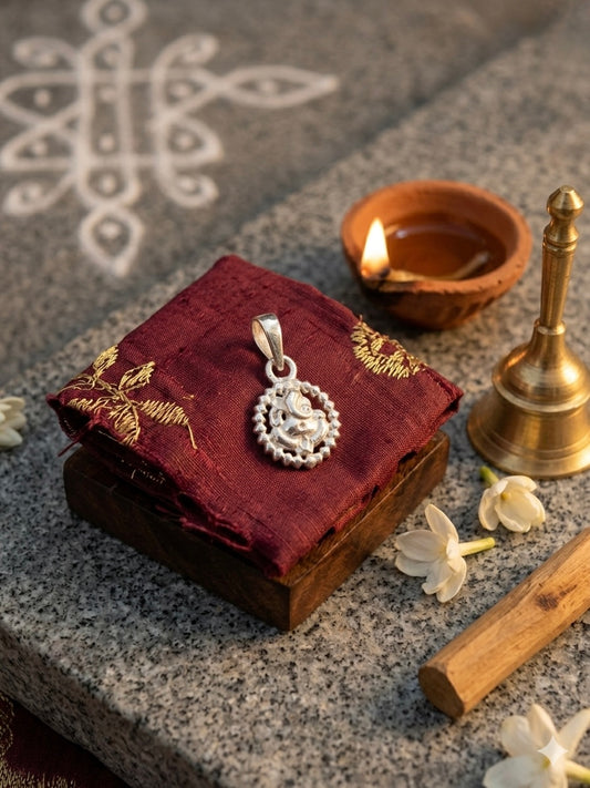 Ganpatiji Pendant for Men & Women | Lord ganeshji Locket | Spiritual Religious Jewellery for Daily Wear & Gift