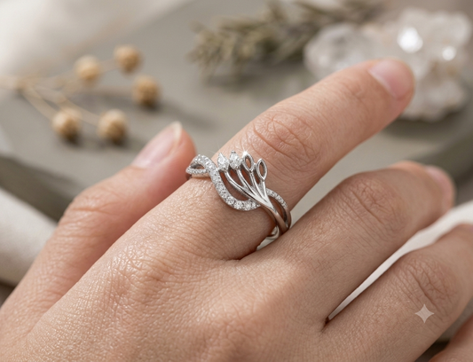 Graceful Floral Sparkle Silver Ring / Shimmering Tulip Vine Ring