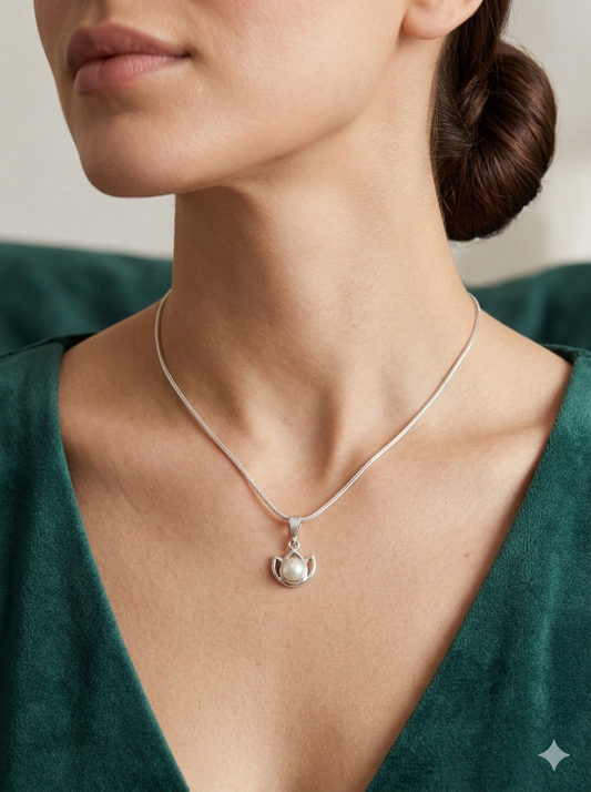 Elegant Sterling Silver Fine Fox Chain with Pearl Lotus Pendant