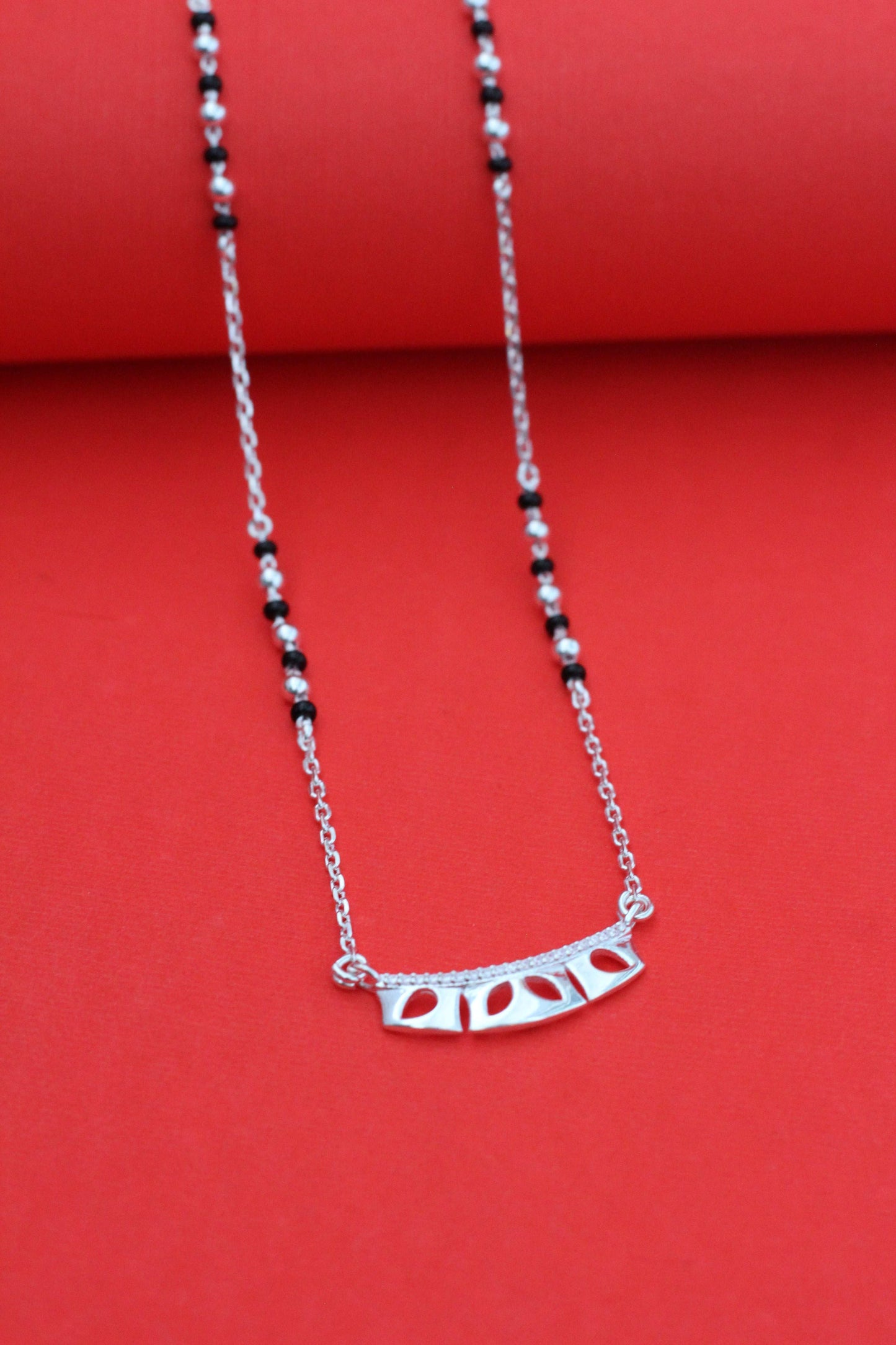 silver short mangalsutra