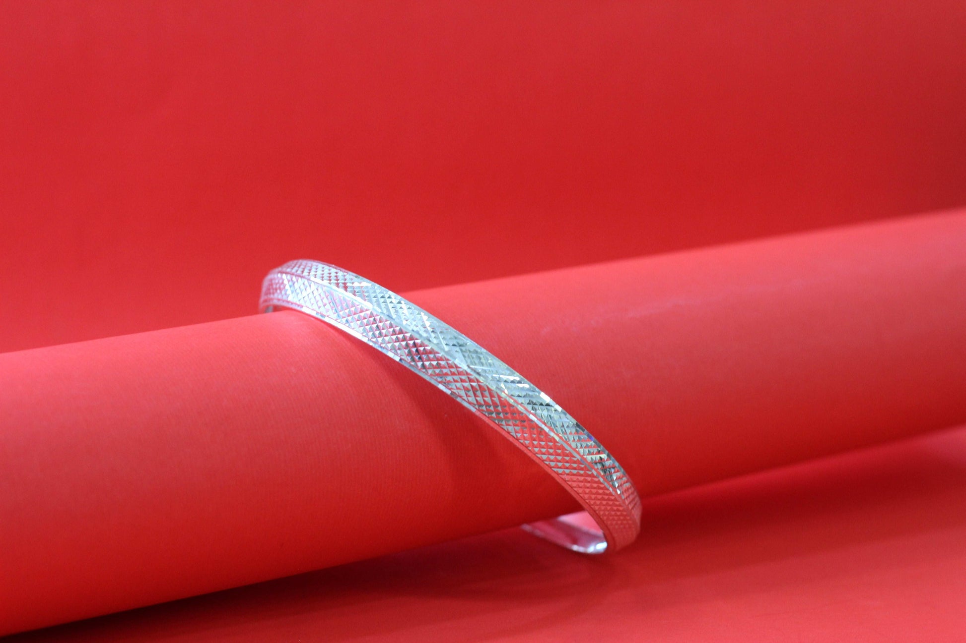 Elegant Textured Punjabi Kada in Pure Silver