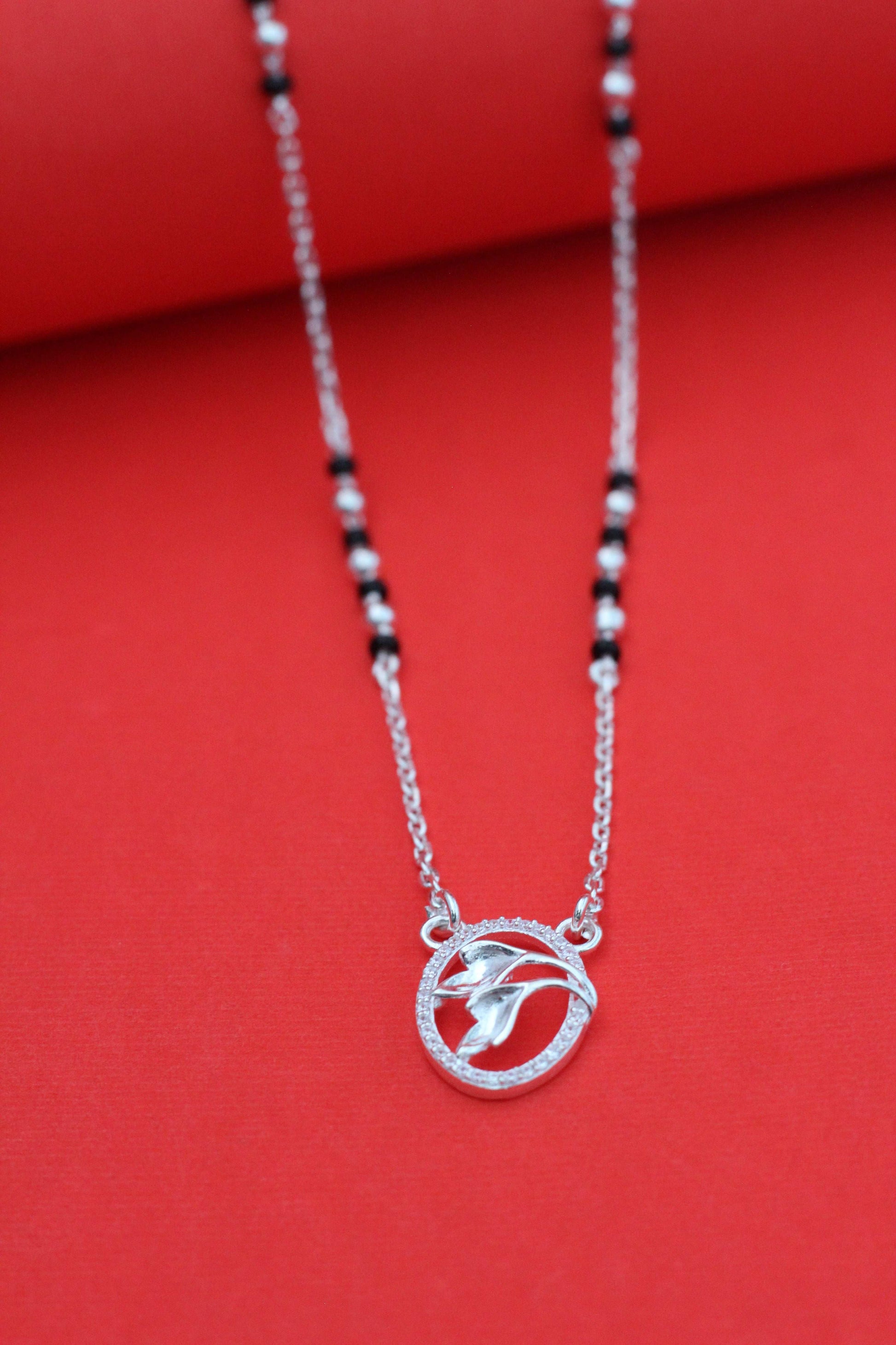 silver short mangalsutra