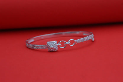 Silver kada