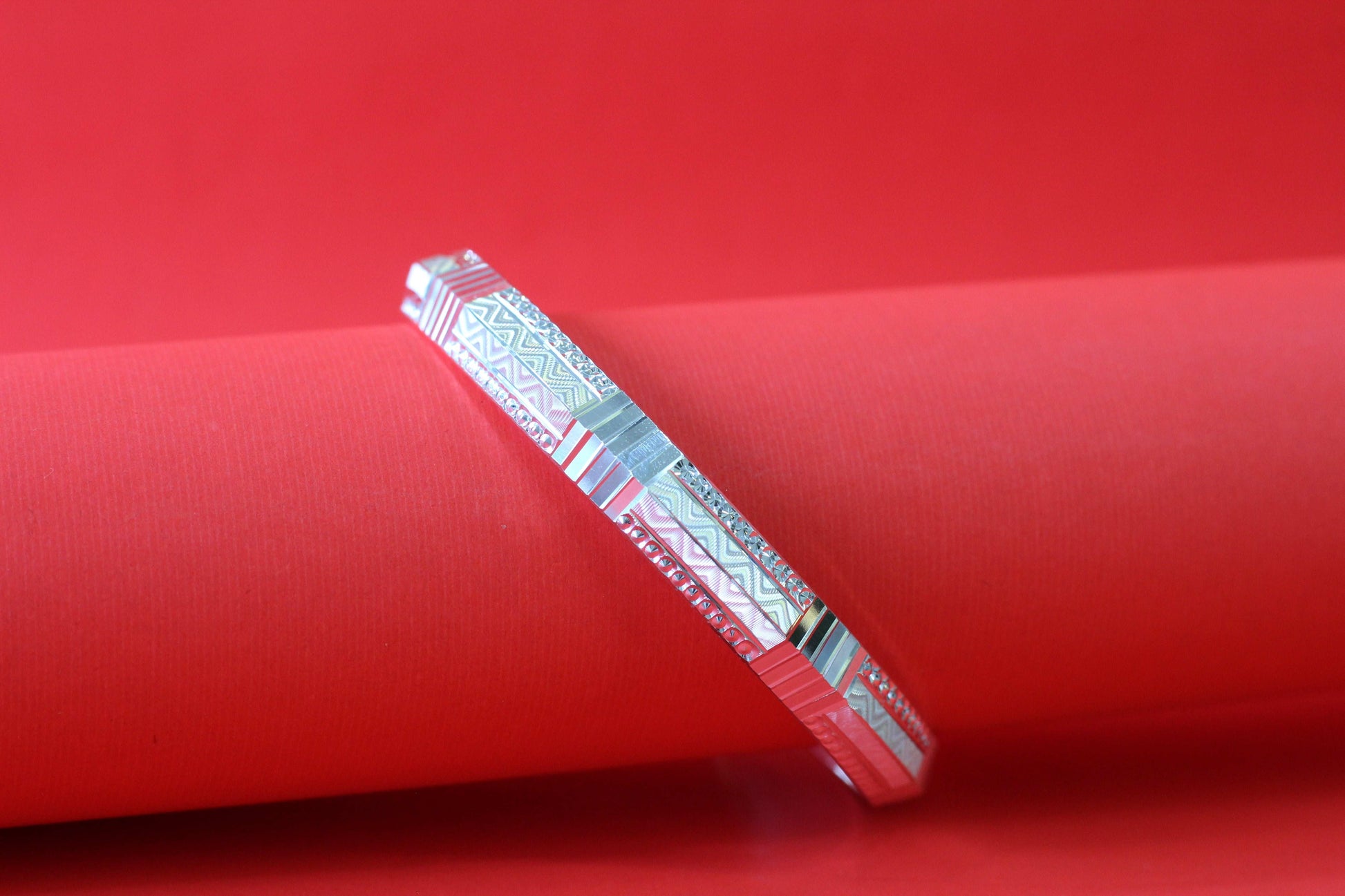 Elegant Textured Punjabi Kada in Pure Silver