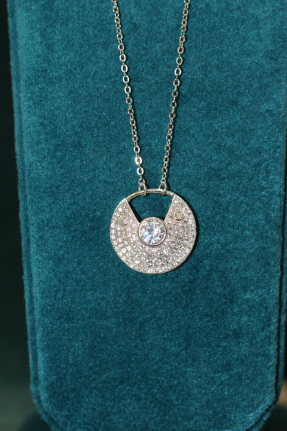 Silver chain with pendant