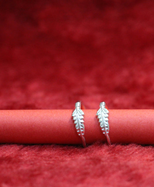silver toe ring