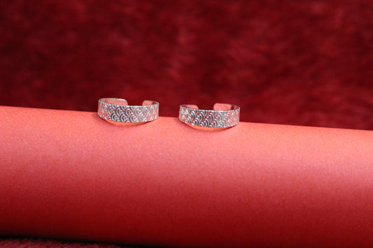 Silver toe ring