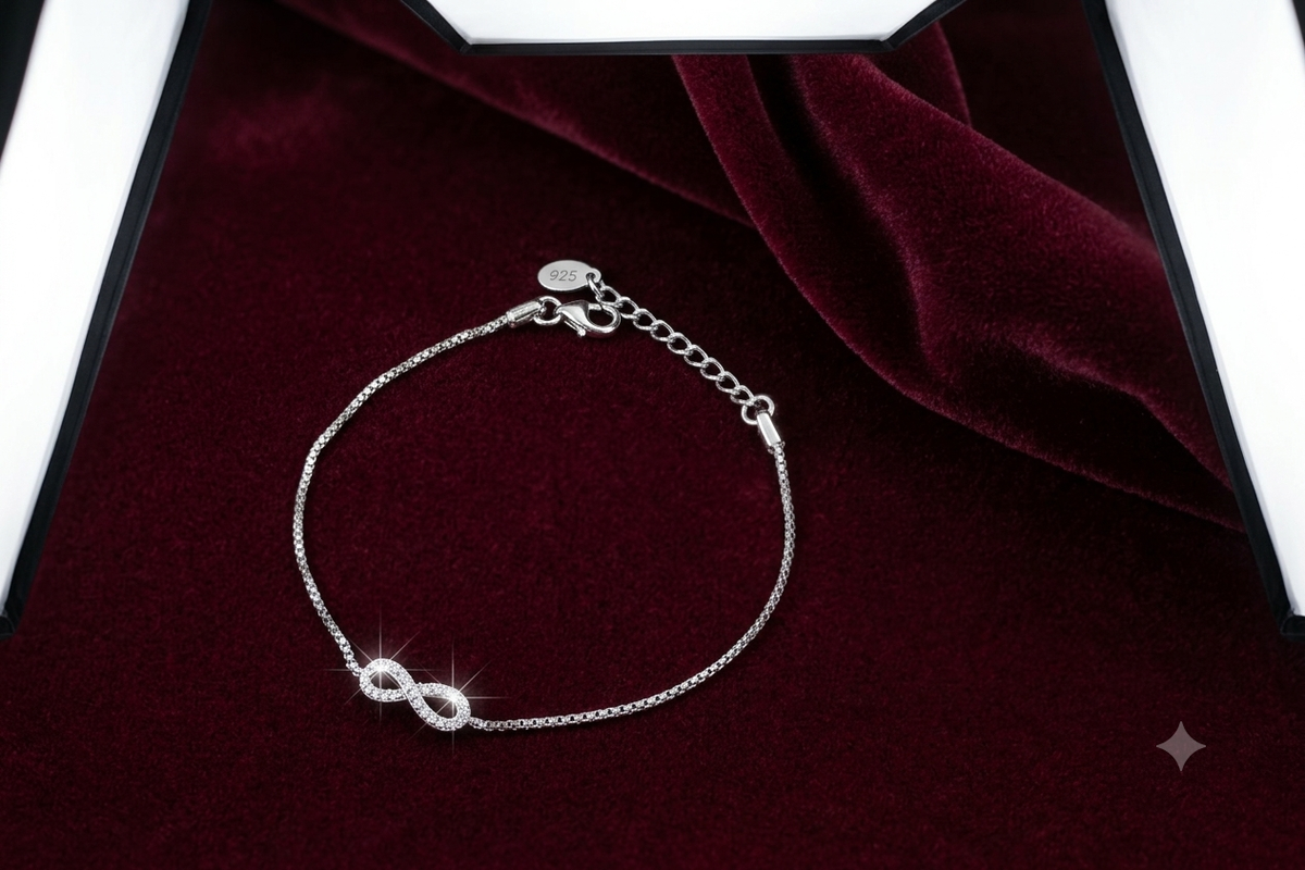Aavikazevar Minimal Silver infinity Bracelet with box chain