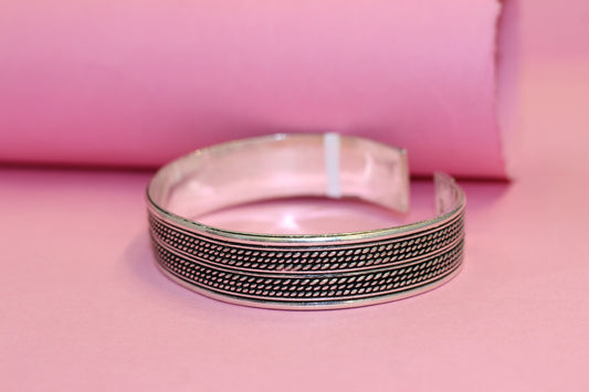 Silver kada