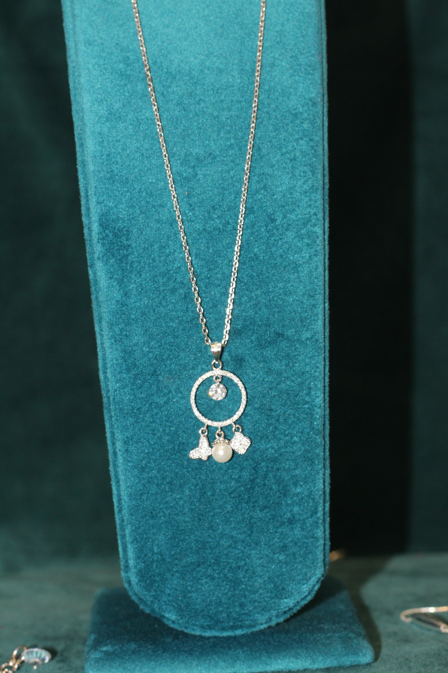 Silver chain with pendant