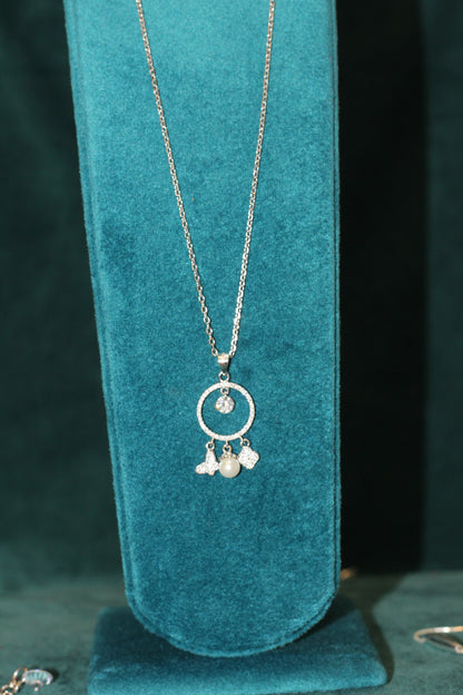 Silver chain with pendant