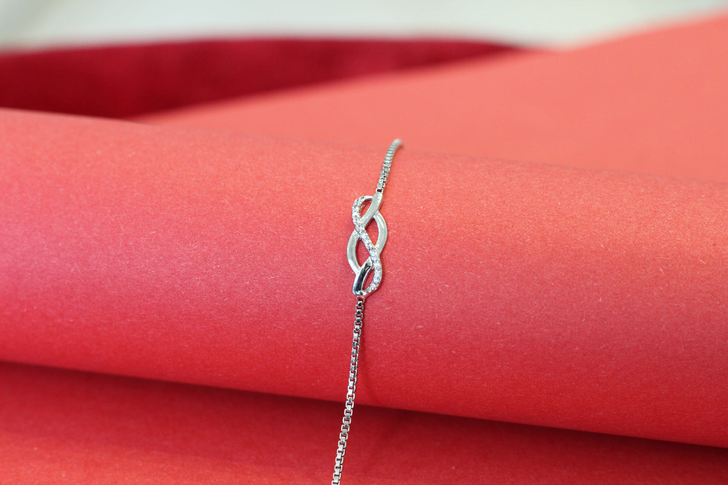 Aavikazevar Minimal Silver infinity Bracelet with box chain