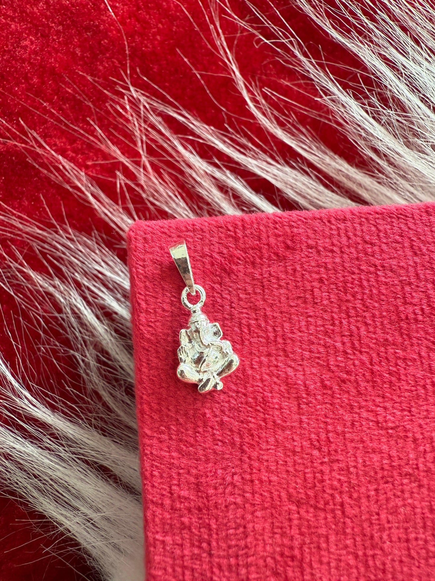 Ganpatiji Pendant for Men & Women | Lord Ganesha Locket | Spiritual Religious Jewellery for Daily Wear & Gift