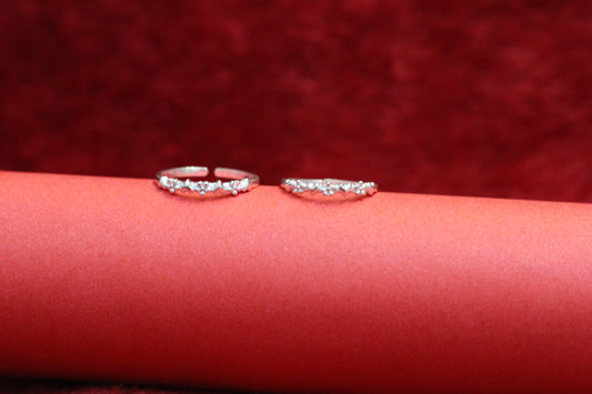 Silver toe ring