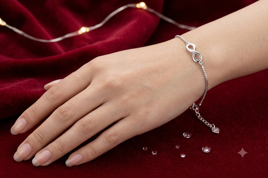 Aavikazevar Minimal Silver infinity Bracelet with box chain