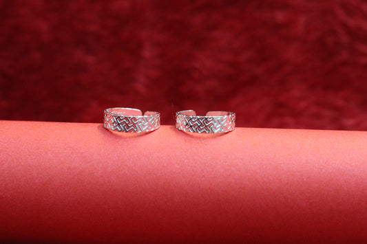 Silver toe ring
