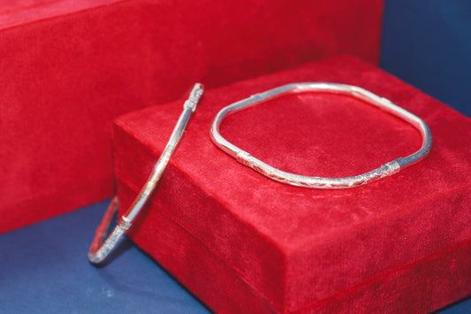 Silver bengles