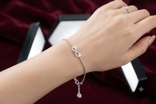 Aavikazevar Minimal Silver infinity Bracelet with box chain