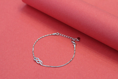 Aavikazevar Minimal Silver infinity Bracelet with box chain