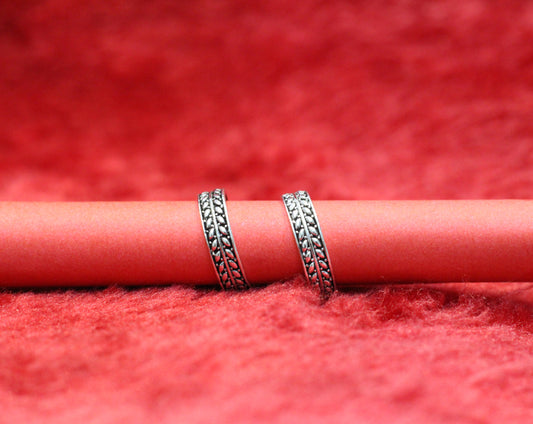 Silver toe ring