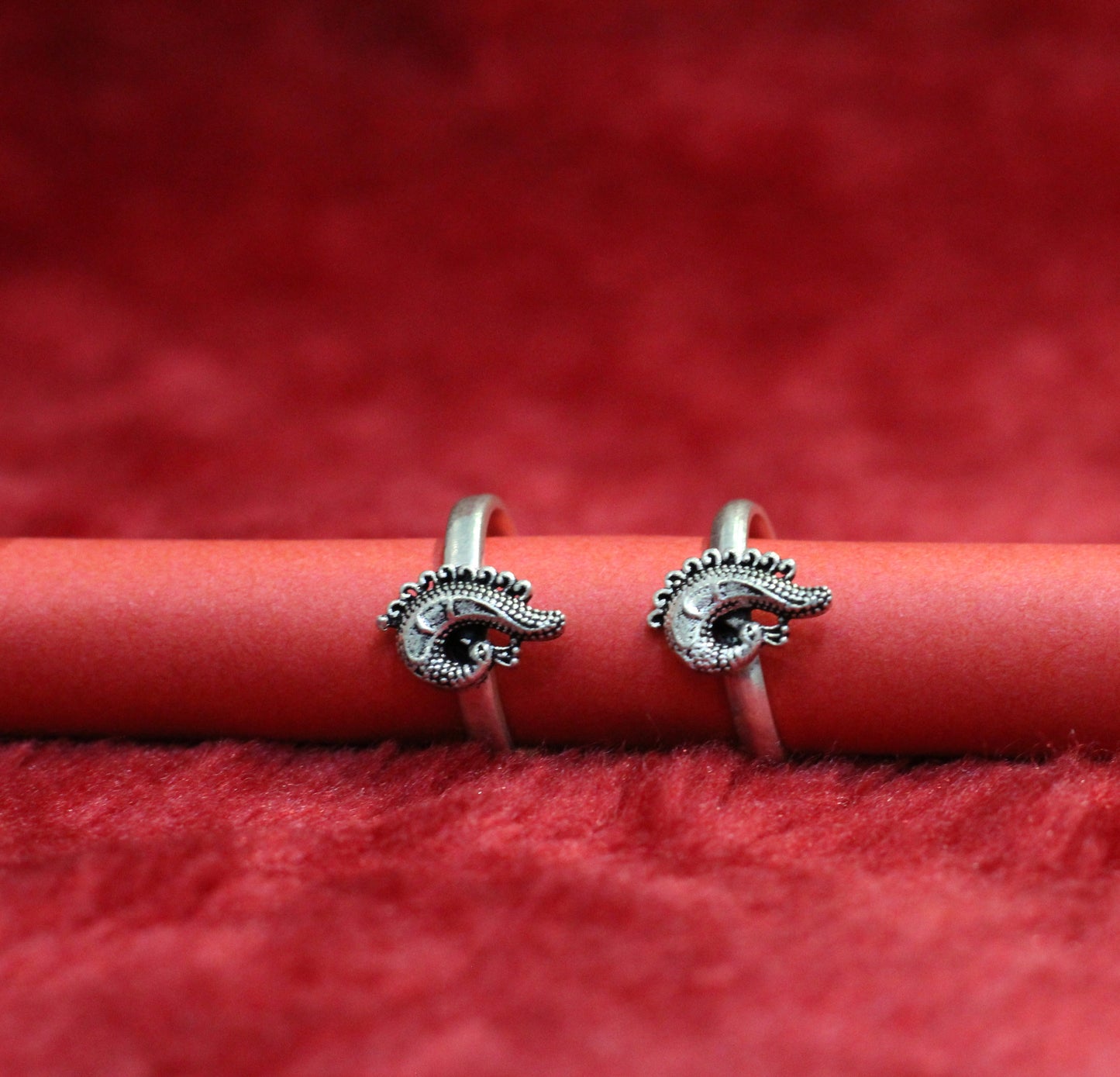 Silver toe ring